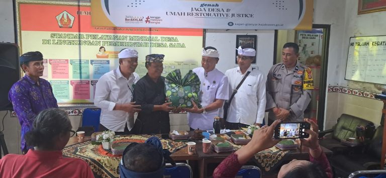 Acara Perpisahan Purnabakti Kadus Pinda I Ketut Sudawi Digelar di Kantor Perbekel Desa Saba